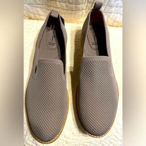 NWT Me Too ladies 10 stretch fabric loafer